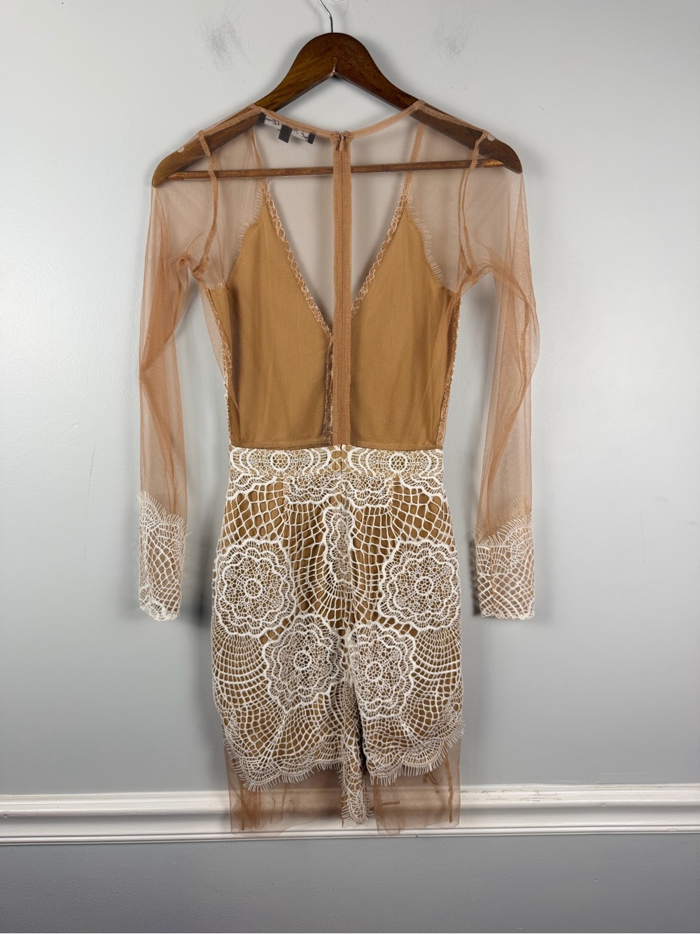 For love and lemons Antigua Mini Dress in White size small sheer - Picture 6 of 7